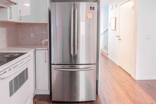 38 Martindale Drive Ne, Calgary, AB - Indoor Photo Showing Kitchen