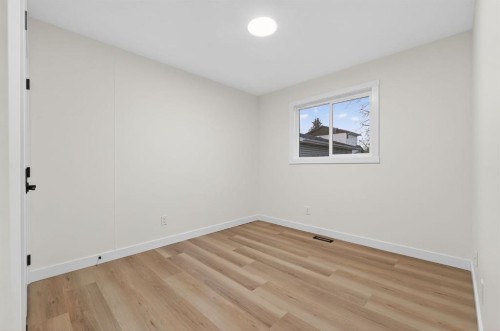 420 Pinegreen Close Ne, Calgary, AB - Indoor Photo Showing Other Room