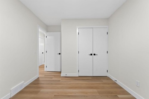 420 Pinegreen Close Ne, Calgary, AB - Indoor Photo Showing Other Room