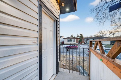 420 Pinegreen Close Ne, Calgary, AB - Outdoor