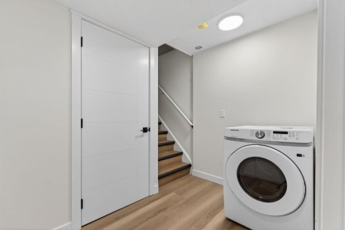 420 Pinegreen Close Ne, Calgary, AB - Indoor Photo Showing Laundry Room