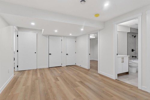 420 Pinegreen Close Ne, Calgary, AB - Indoor Photo Showing Other Room