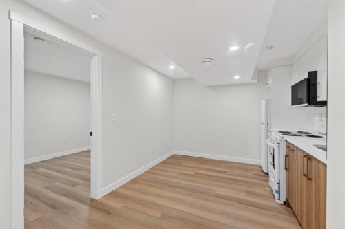 420 Pinegreen Close Ne, Calgary, AB - Indoor