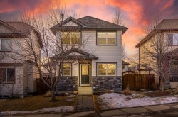 28 Crystal Shores Heights  Okotoks, AB T1S 2K8