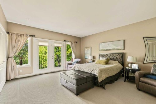 2421 Erlton Street Sw, Calgary, AB - Indoor Photo Showing Bedroom
