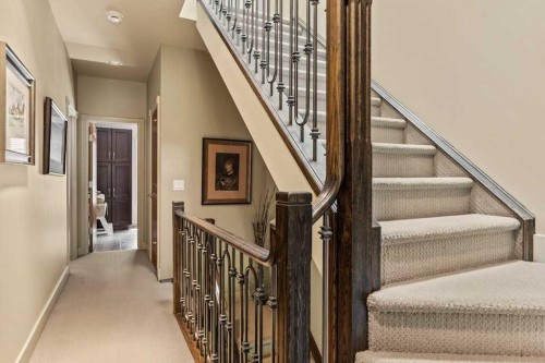 2421 Erlton Street Sw, Calgary, AB - Indoor Photo Showing Other Room