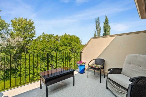 2421 Erlton Street Sw, Calgary, AB - Outdoor With Exterior