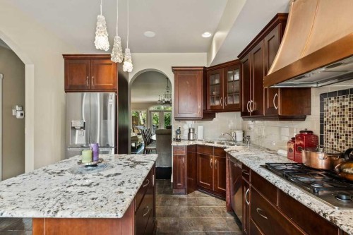 2421 Erlton Street Sw, Calgary, AB - Indoor Photo Showing Kitchen