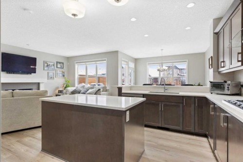26 Marquis Heights Se, Calgary, AB - Indoor Photo Showing Kitchen
