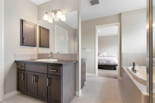 26 Marquis Heights Se, Calgary, AB - Indoor Photo Showing Bathroom