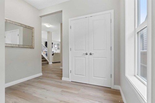 26 Marquis Heights Se, Calgary, AB - Indoor Photo Showing Other Room