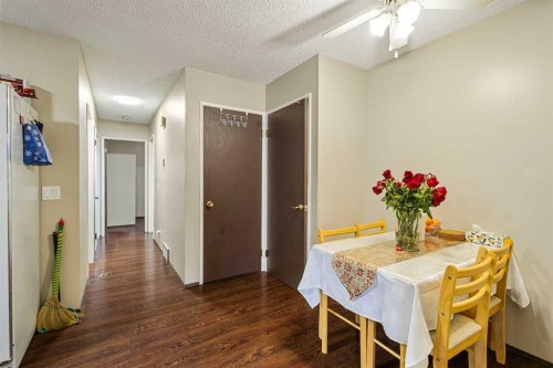24 Bedford Road Ne, Calgary, AB - Indoor Photo Showing Dining Room