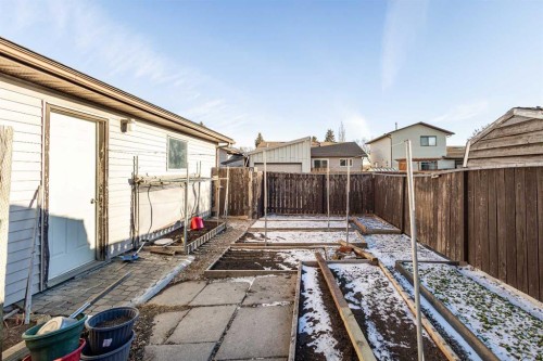 24 Bedford Road Ne, Calgary, AB - Outdoor With Exterior