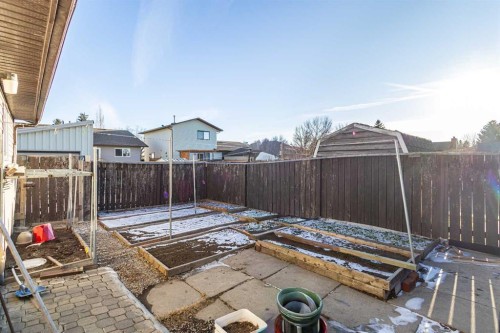 24 Bedford Road Ne, Calgary, AB - Outdoor