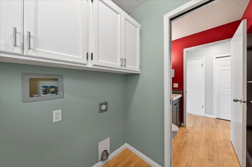 137 Woodbrook Road Sw, Calgary, AB - Indoor