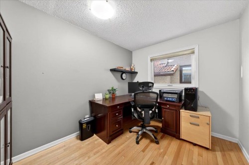 137 Woodbrook Road Sw, Calgary, AB - Indoor Photo Showing Office
