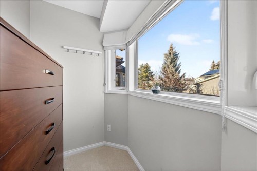 137 Woodbrook Road Sw, Calgary, AB - Indoor Photo Showing Other Room