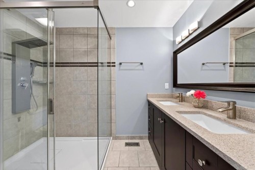 137 Woodbrook Road Sw, Calgary, AB - Indoor Photo Showing Bathroom