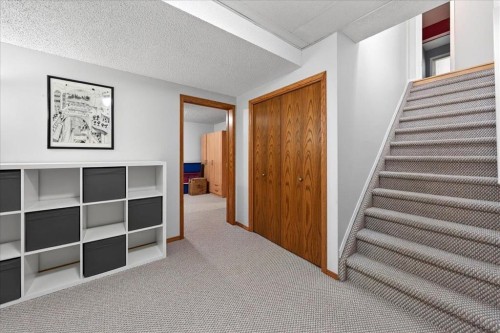 137 Woodbrook Road Sw, Calgary, AB - Indoor Photo Showing Other Room