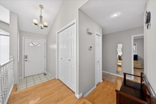 137 Woodbrook Road Sw, Calgary, AB - Indoor Photo Showing Other Room