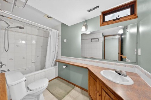 137 Woodbrook Road Sw, Calgary, AB - Indoor Photo Showing Bathroom