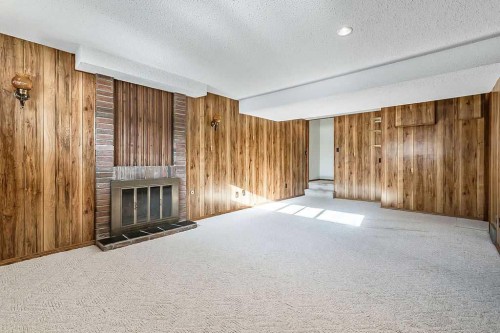 107 Lock Crescent, Okotoks, AB - Indoor Photo Showing Other Room