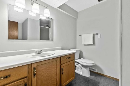 107 Lock Crescent, Okotoks, AB - Indoor Photo Showing Bathroom