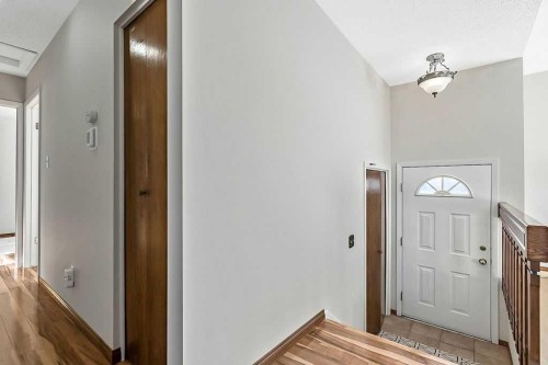 107 Lock Crescent, Okotoks, AB - Indoor Photo Showing Other Room