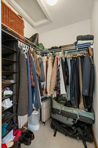 201-85 Dyrgas Gate, Canmore, AB - Indoor With Storage