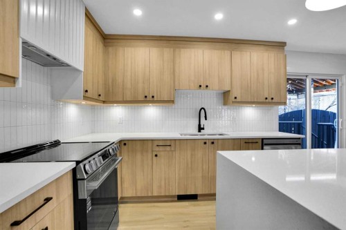 77 Ferncliff Crescent Se, Calgary, AB - Indoor Photo Showing Kitchen With Upgraded Kitchen