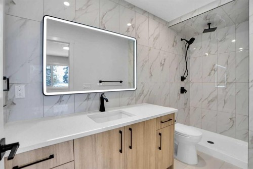 77 Ferncliff Crescent Se, Calgary, AB - Indoor Photo Showing Bathroom
