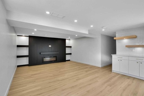 77 Ferncliff Crescent Se, Calgary, AB - Indoor