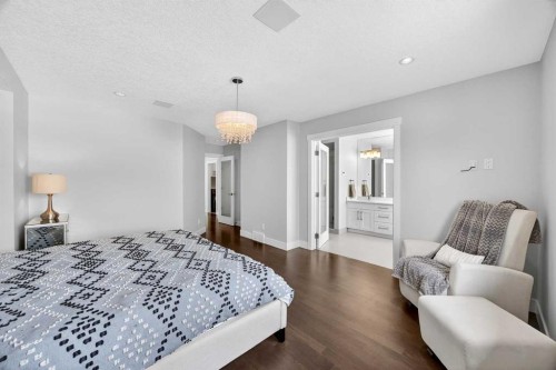 1410 21 Avenue Nw, Calgary, AB - Indoor Photo Showing Bedroom