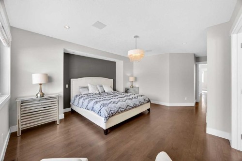 1410 21 Avenue Nw, Calgary, AB - Indoor Photo Showing Bedroom