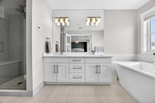 1410 21 Avenue Nw, Calgary, AB - Indoor Photo Showing Bathroom