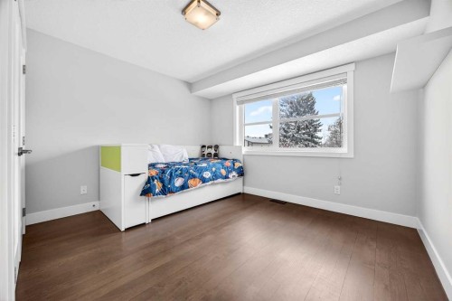 1410 21 Avenue Nw, Calgary, AB - Indoor Photo Showing Bedroom