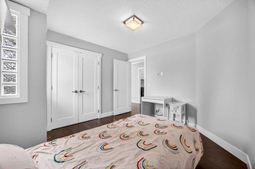 1410 21 Avenue Nw, Calgary, AB - Indoor Photo Showing Bedroom
