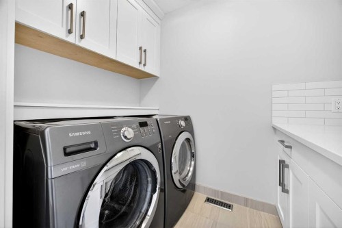 1410 21 Avenue Nw, Calgary, AB - Indoor Photo Showing Laundry Room