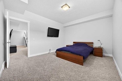 1410 21 Avenue Nw, Calgary, AB - Indoor Photo Showing Bedroom