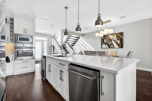 1410 21 Avenue Nw, Calgary, AB - Indoor Photo Showing Kitchen With Upgraded Kitchen