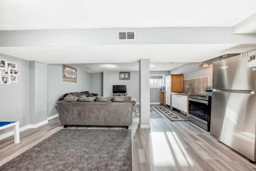 216 Pinecrest Crescent Ne, Calgary, AB 