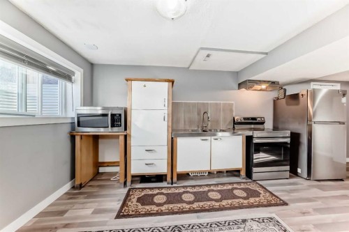 216 Pinecrest Crescent Ne, Calgary, AB 