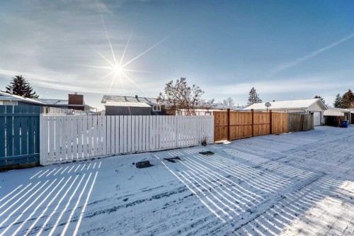 216 Pinecrest Crescent Ne, Calgary, AB 