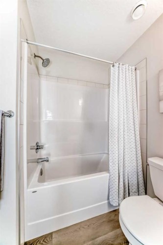 307-474 Seton Circle Se, Calgary, AB - Indoor Photo Showing Bathroom