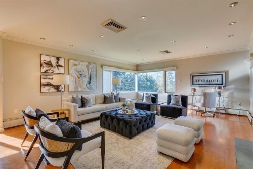 3N-222 Eagle Ridge Drive Sw, Calgary, AB - Indoor Photo Showing Living Room