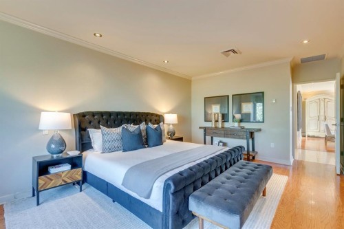 3N-222 Eagle Ridge Drive Sw, Calgary, AB - Indoor Photo Showing Bedroom