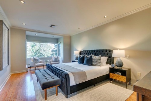 3N-222 Eagle Ridge Drive Sw, Calgary, AB - Indoor Photo Showing Bedroom