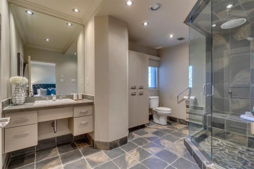 3N-222 Eagle Ridge Drive Sw, Calgary, AB - Indoor Photo Showing Bathroom
