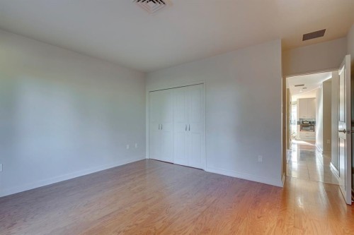 3N-222 Eagle Ridge Drive Sw, Calgary, AB - Indoor Photo Showing Other Room