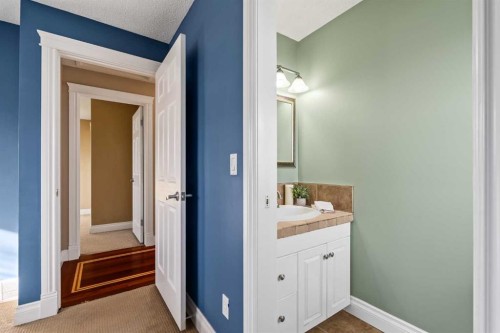 1343 Berkley Drive Nw, Calgary, AB - Indoor